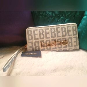 NWT bebe White/Gray with Gold Hardware. Moana Wallet
